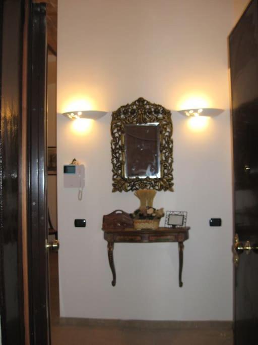 Vivilo Collection - Opera Teather Apartment - Very Central 罗马 外观 照片